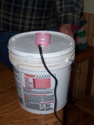 DIY Avian Aqua Miser Heated Bucket Waterer with Aquarium Heater